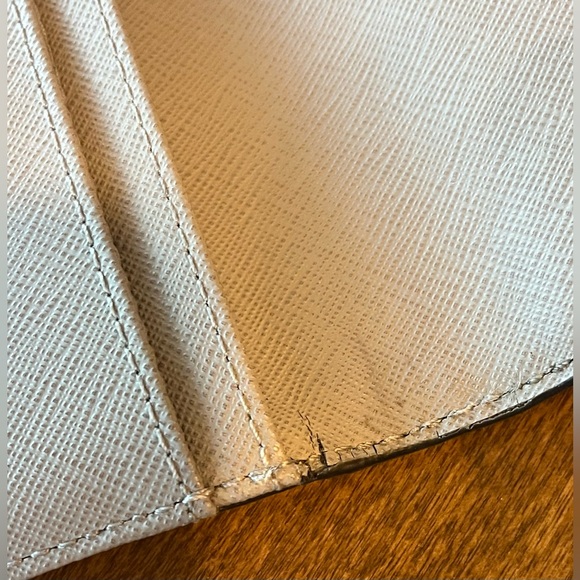 Michael Kors White, Grey & Silver Logo Wallet - Picture 9 of 10